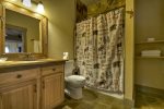 Reel Creek Lodge - Lower Level Bathroom w/ Tub/Shower Combo
